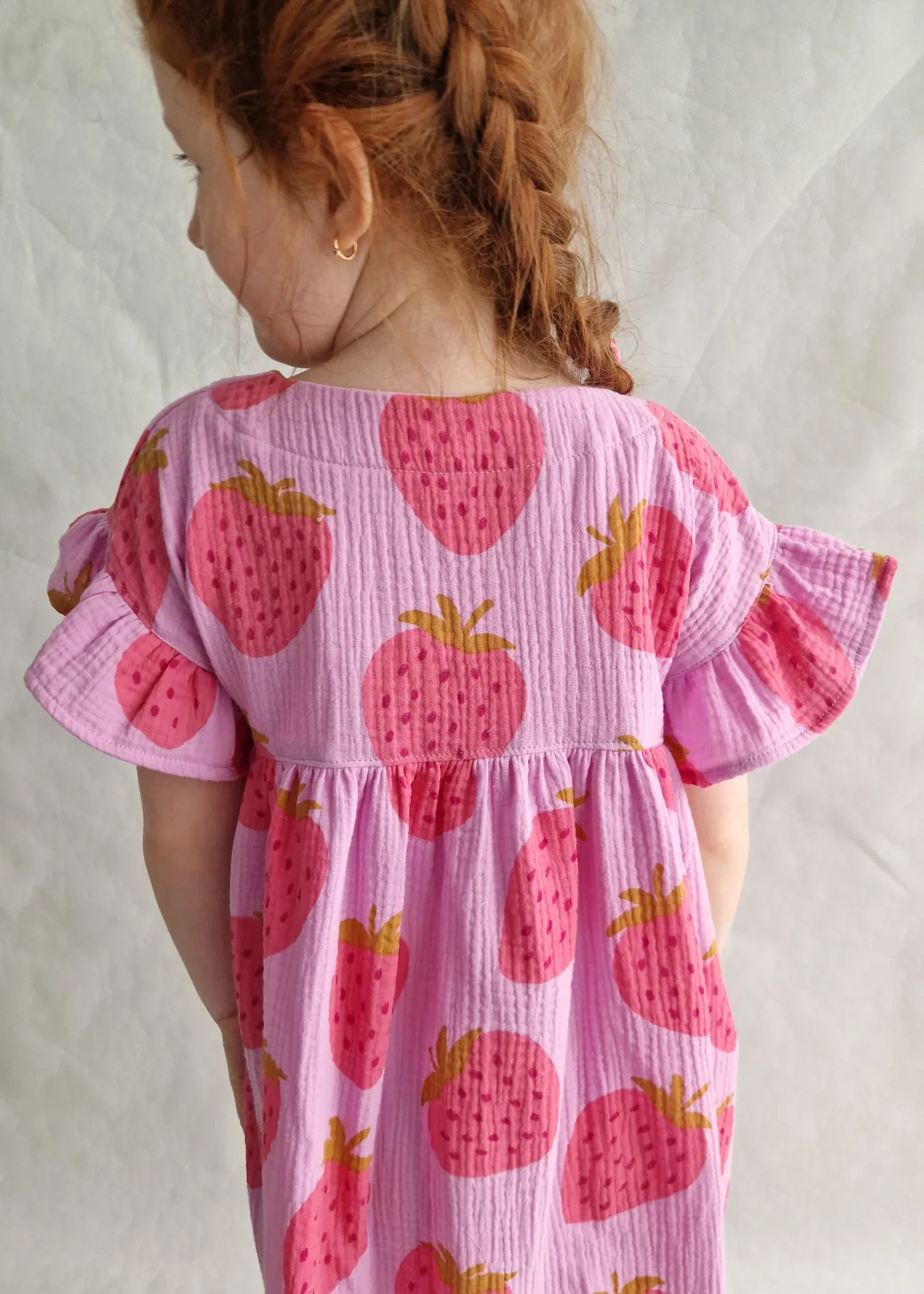 Sukienka Leila muślin truskawki